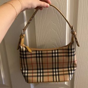 Look-a-like Burberry purse